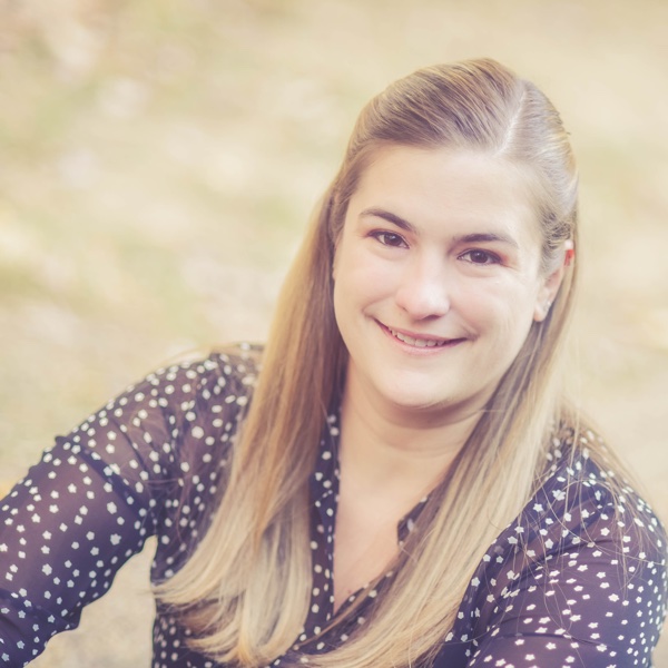 Headshot of Kat Schroeder